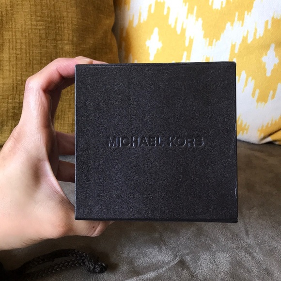 ✨Michael Kors Gold Bracelet✨ - Picture 6 of 7